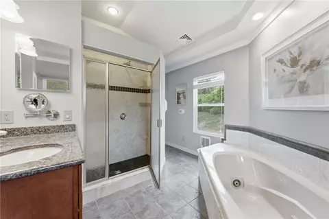 Bath - 21 Crestwood Rd, Warwick, RI 02886 photo 3 of 5