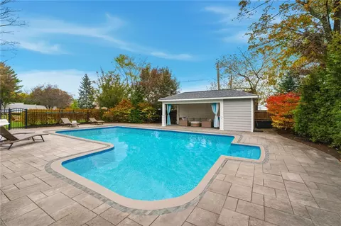 Exterior - 21 Crestwood Rd, Warwick, RI 02886 photo 2 of 9