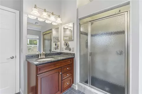 Bath - 21 Crestwood Rd, Warwick, RI 02886 photo 4 of 5