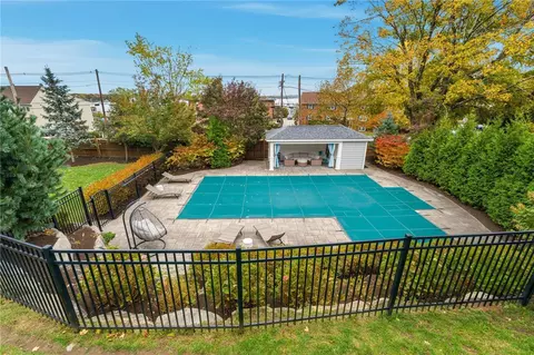 Exterior - 21 Crestwood Rd, Warwick, RI 02886 photo 8 of 9