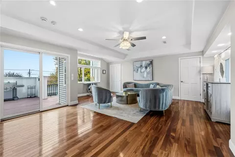 Living - 21 Crestwood Rd, Warwick, RI 02886 photo 2 of 3