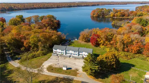1125 Stafford Rd #5, Tiverton, RI 02878