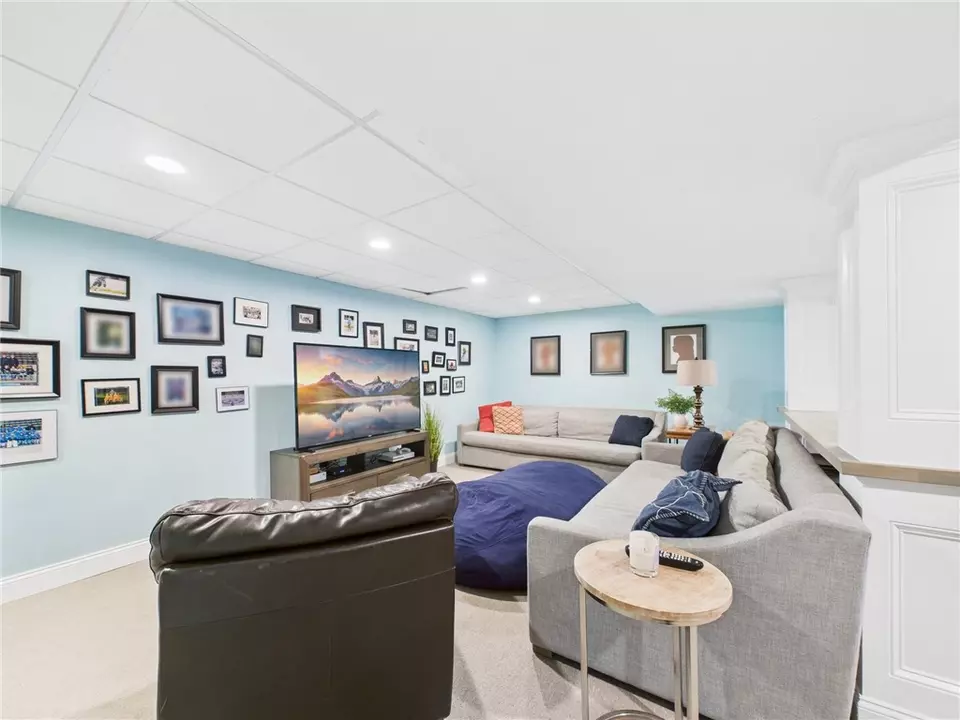 Living - 75 Bow St, East Greenwich, RI 02818 photo 9 of 9