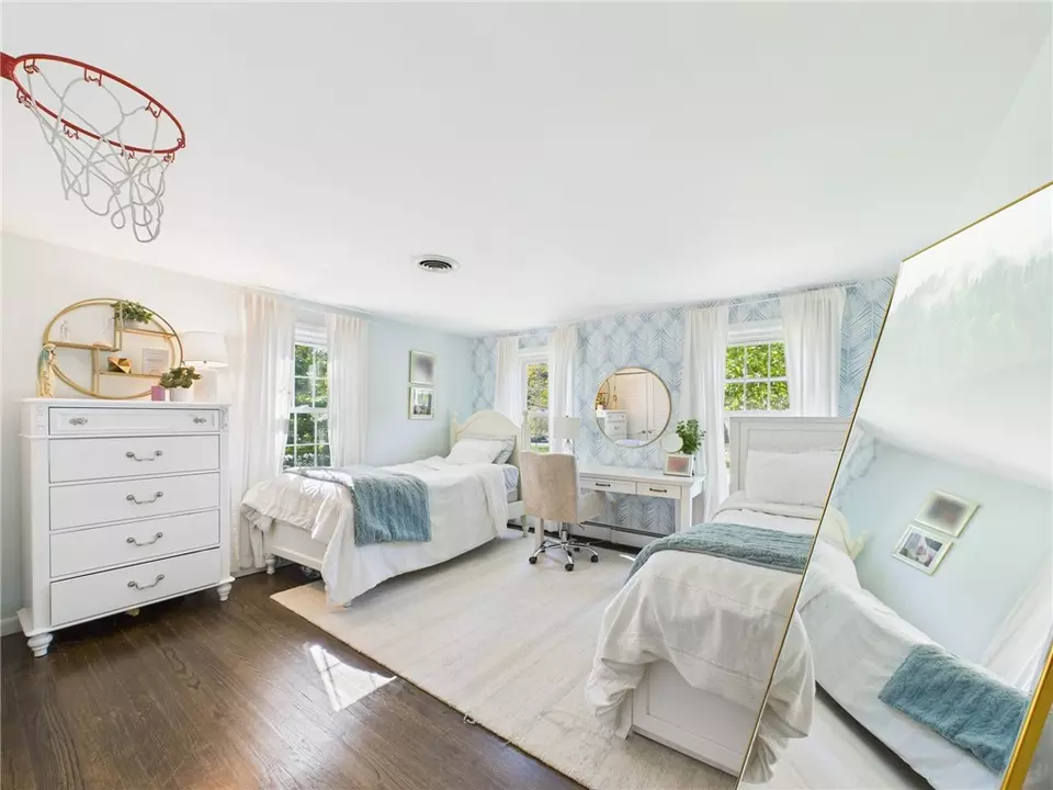 Bedroom - 75 Bow St, East Greenwich, RI 02818 photo 3 of 11