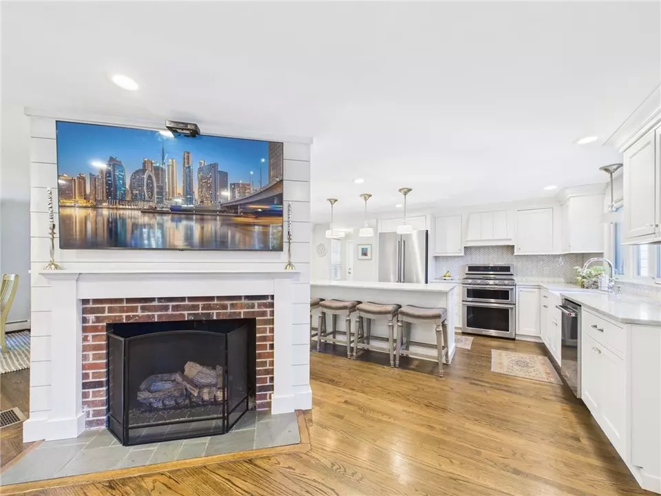 Kitchen - 75 Bow St, East Greenwich, RI 02818 photo 6 of 6