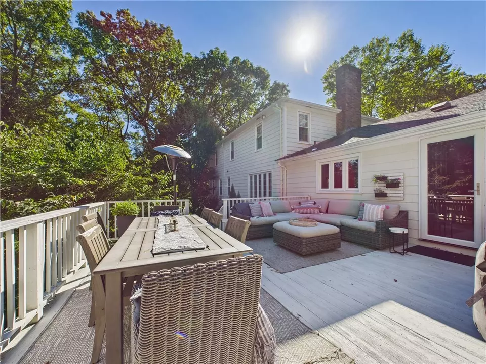 Exterior - 75 Bow St, East Greenwich, RI 02818 photo 1 of 4