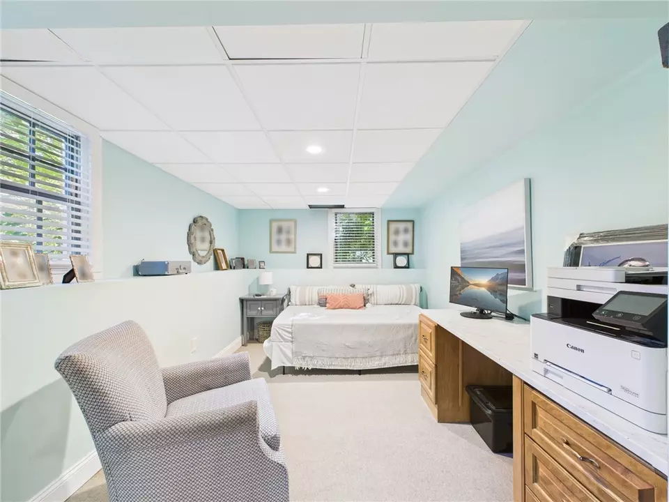 Bedroom - 75 Bow St, East Greenwich, RI 02818 photo 10 of 11