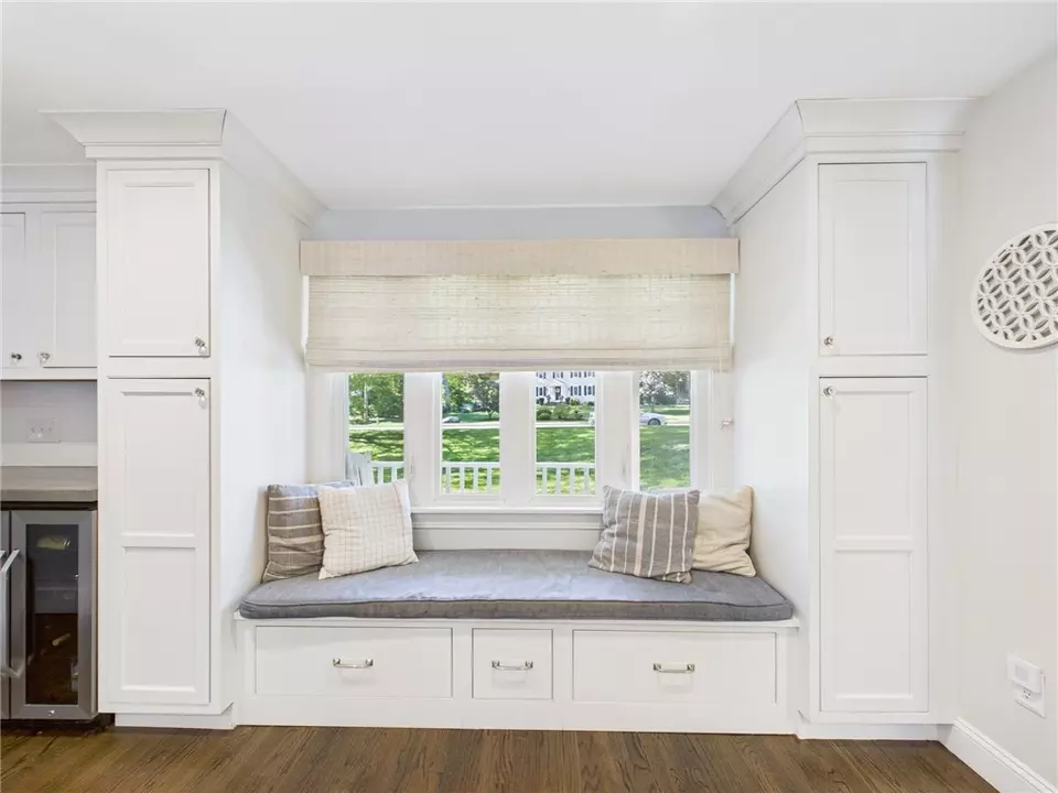 Kitchen - 75 Bow St, East Greenwich, RI 02818 photo 5 of 6