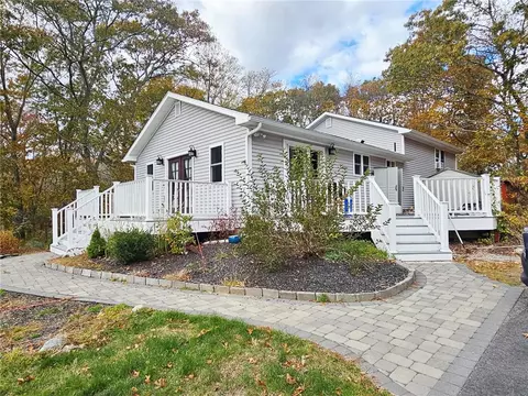 10 Laurel Rd, Charlestown, RI 02813