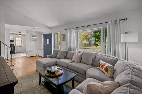 96 Glenbrook Rd, Warwick, RI 02889 photo 11