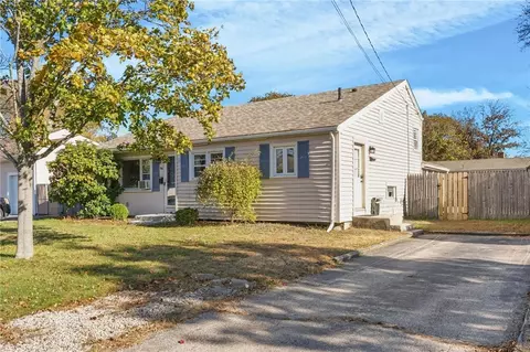96 Glenbrook Rd, Warwick, RI 02889 photo 3