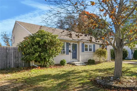 96 Glenbrook Rd, Warwick, RI 02889 photo 5
