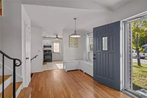 96 Glenbrook Rd, Warwick, RI 02889 photo 7