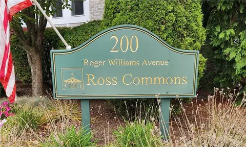 200 Roger Williams Ave #207, Rumford, RI 02916