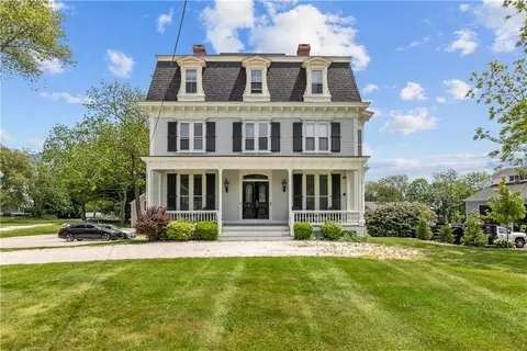 2951 E Main Rd #6, Portsmouth, RI 02871