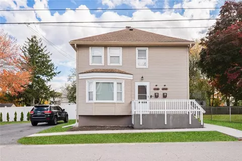 114 Jefferson St, Warwick, RI 02888