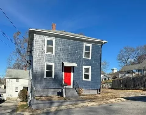 25 School St, West Warwick, RI 02893