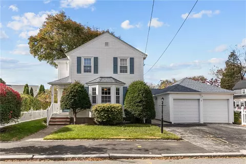 1 Fales St, Riverside, RI 02915