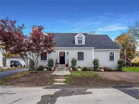 103 Champlin N Pl, Newport, RI 02840