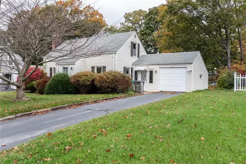 67 Brewster Dr, Warwick, RI 02889