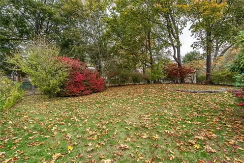 Exterior - 67 Brewster Dr, Warwick, RI 02889 photo 8 of 9