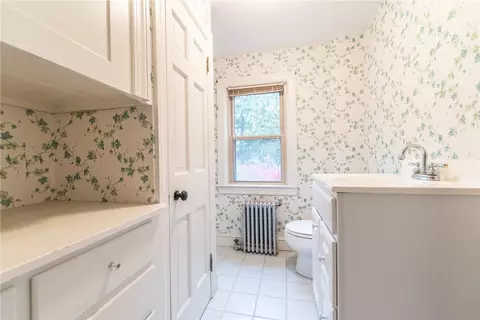 Bath - 67 Brewster Dr, Warwick, RI 02889 photo 2 of 2