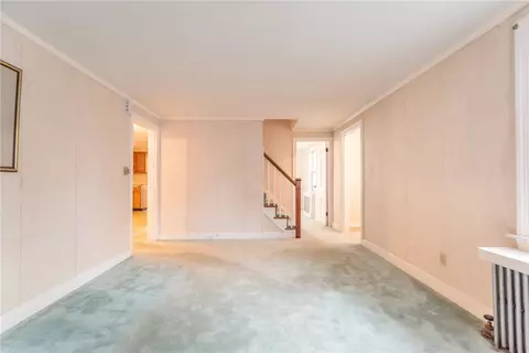 Living - 67 Brewster Dr, Warwick, RI 02889 photo 3 of 3