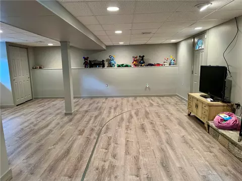 Living - 2 Jambray Ave, Warwick, RI 02886 photo 2 of 3
