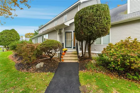 73 Oceanwoods Dr, North Kingstown, RI 02852