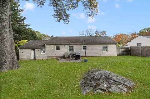Exterior - 17 Larchmont Rd, Warwick, RI 02886 photo 6 of 6