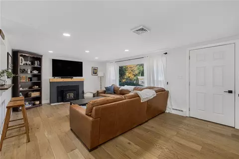 Living - 17 Larchmont Rd, Warwick, RI 02886 photo 1 of 1