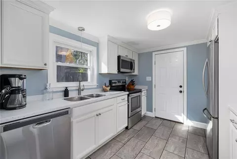 Kitchen - 17 Larchmont Rd, Warwick, RI 02886 photo 1 of 3