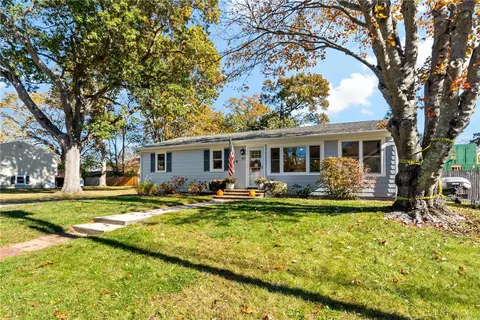 47 Wayland Trl, Narragansett, RI 02882