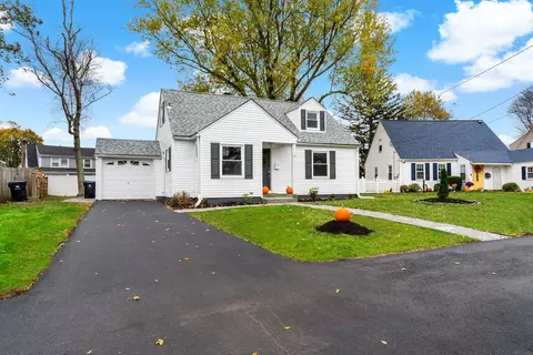 33 Arland Dr, Pawtucket, RI 02861