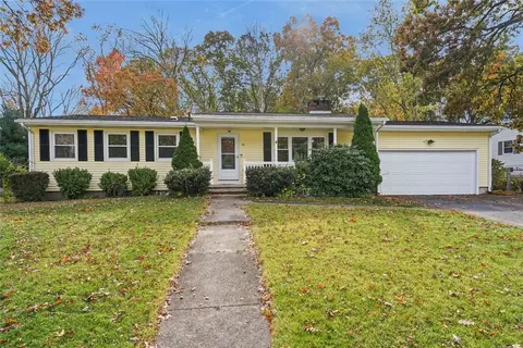 56 Cindy Ln, Warwick, RI 02886
