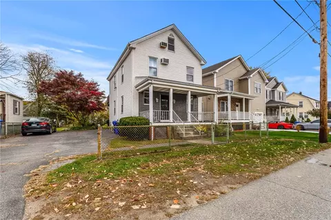 30 Metacomet Ave, East Providence, RI 02916