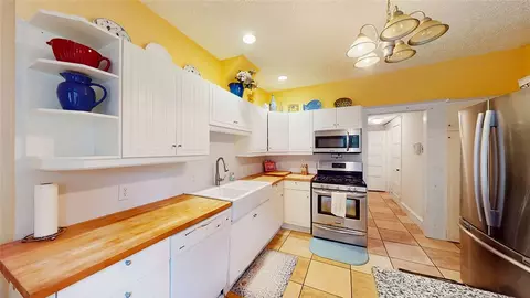 341 Blackstone St, Woonsocket, RI 02895 photo 14