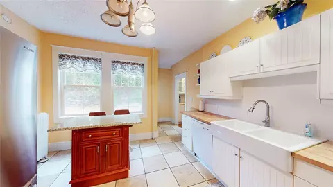 341 Blackstone St, Woonsocket, RI 02895 photo 15