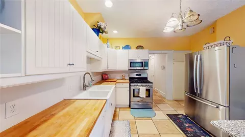 341 Blackstone St, Woonsocket, RI 02895 photo 12
