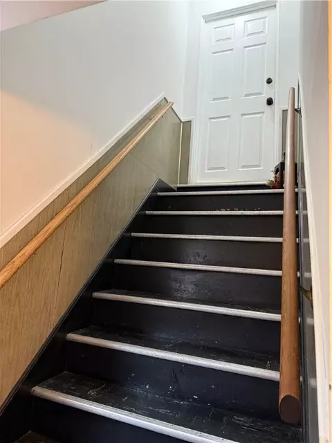 Entry Way - 595 Main St, Woonsocket, RI 02895 photo 2 of 5