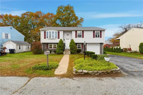 49 Branch Ave, Cumberland, RI 02864