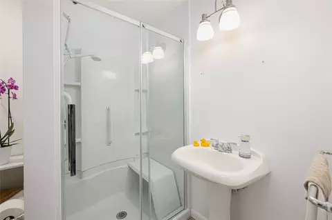 1002 Williamsburg Cir, Warwick, RI 02886 photo 25