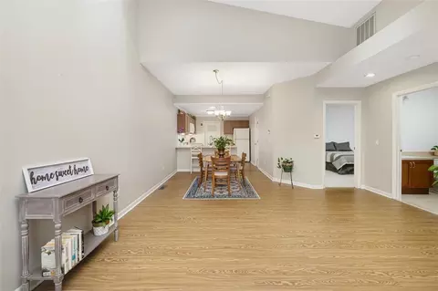 1002 Williamsburg Cir, Warwick, RI 02886 photo 9