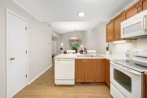 1002 Williamsburg Cir, Warwick, RI 02886 photo 14