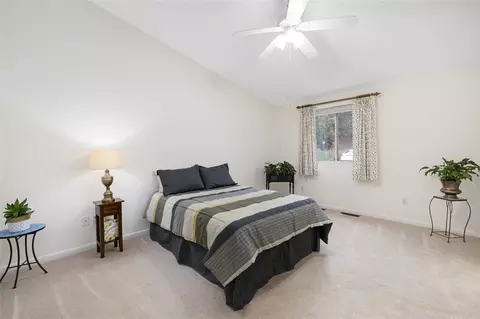 1002 Williamsburg Cir, Warwick, RI 02886 photo 15