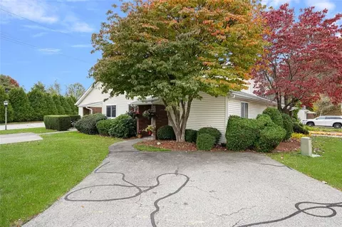 1002 Williamsburg Cir, Warwick, RI 02886 photo 32