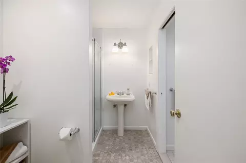 1002 Williamsburg Cir, Warwick, RI 02886 photo 22