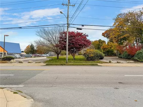149 Main Rd, Middletown, RI 02842