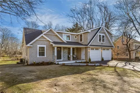 216 Washington Rd, Barrington, RI 02806