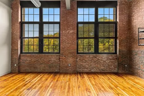 Living - 685 Social St #215, Woonsocket, RI 02895 photo 9 of 11